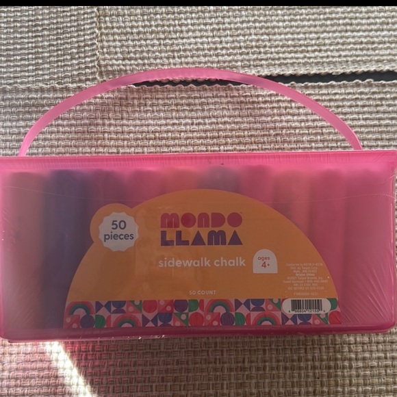 Mondo Llama 50 Count Sidewalk Chalk Set - Picture 2 of 3